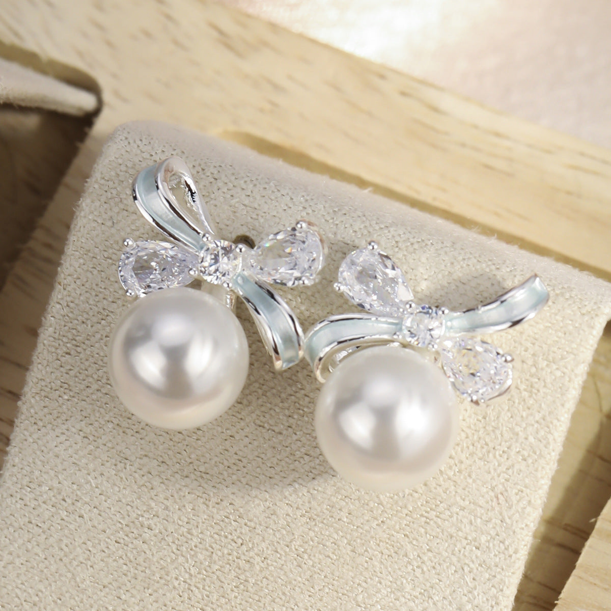 French Sweet Pearl Bow Fashion Delicate Stud Earrings