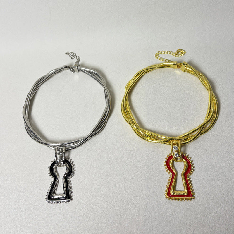Retro Design Winding Twist Keyhole Choker Fashion Runway Personality High Pendants