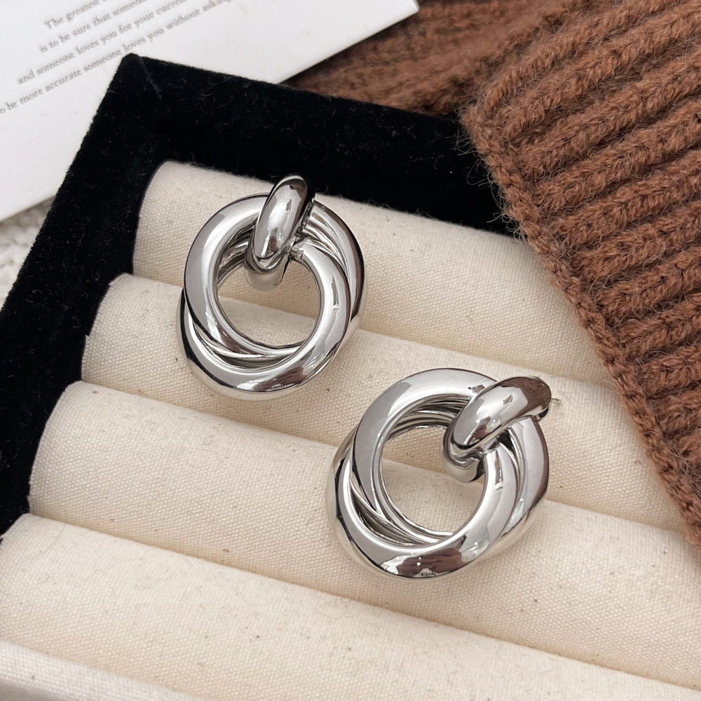 Metal Beautiful Circle Female Cold Wind Tassel Earrings