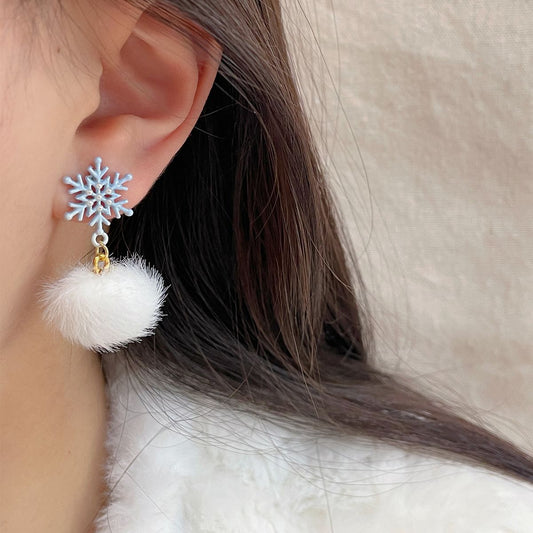 Snowflake Elk Female Sier Needle Niche Earrings