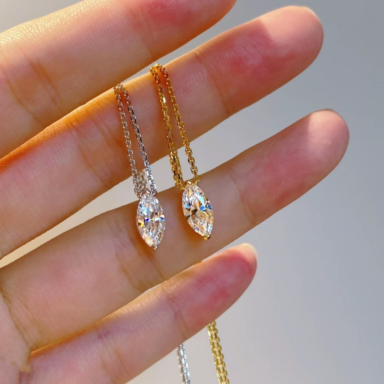 Women's Angel Eyes Light Luxury Versatile For Daily Floating Sparking Zirconium Ring