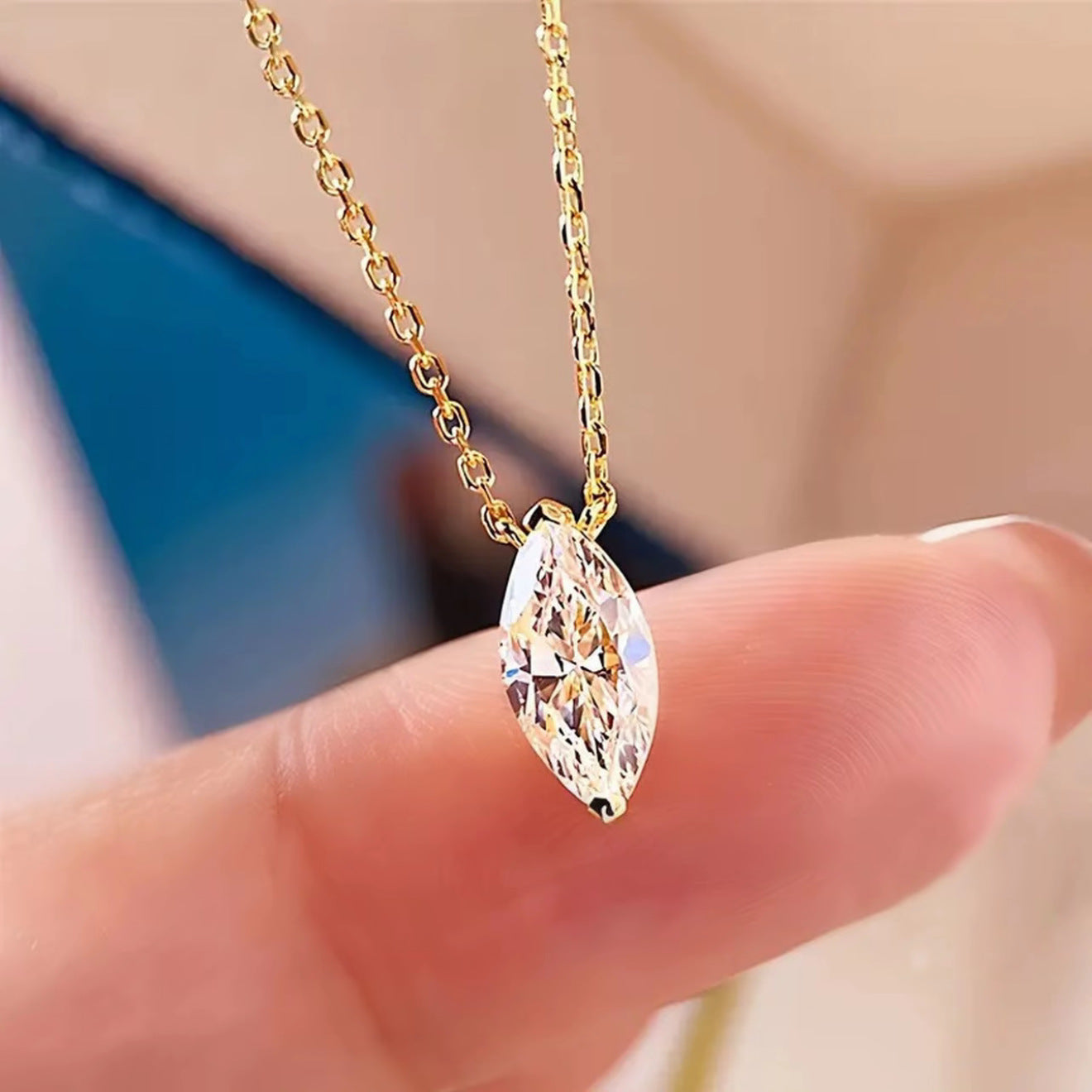 Women's Angel Eyes Light Luxury Versatile For Daily Floating Sparking Zirconium Ring
