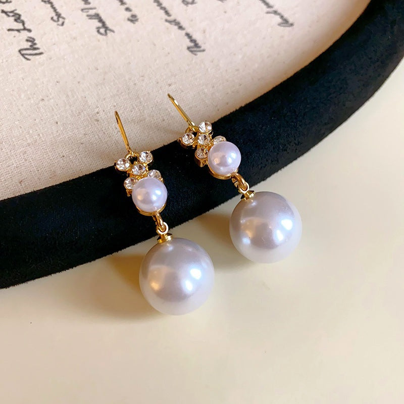 Fashion High-grade Zircon Pearl Niche Retro Earrings