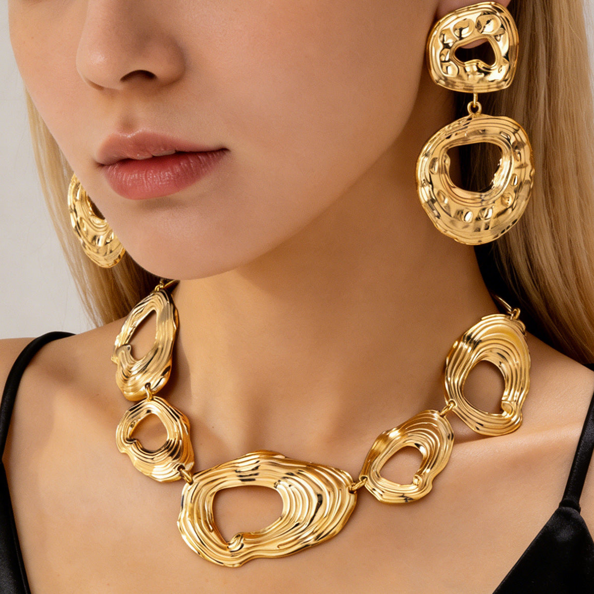 Irregular Hammered Golden Suite Niche Design Jewelry Set