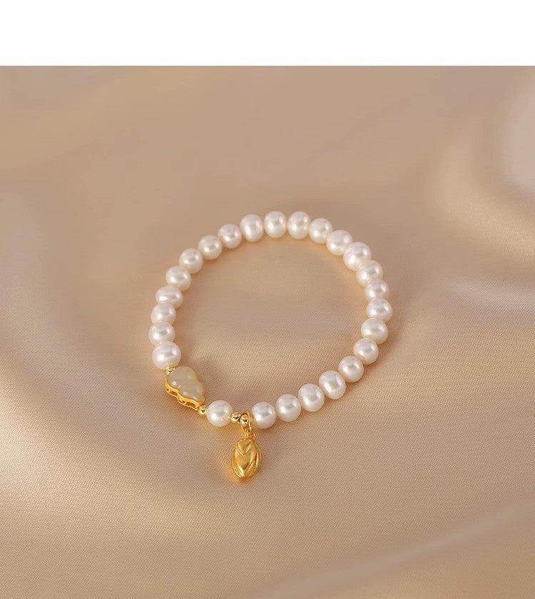 Female Light Luxury High Sense Fashion Ladies Personality Wild Bracelet