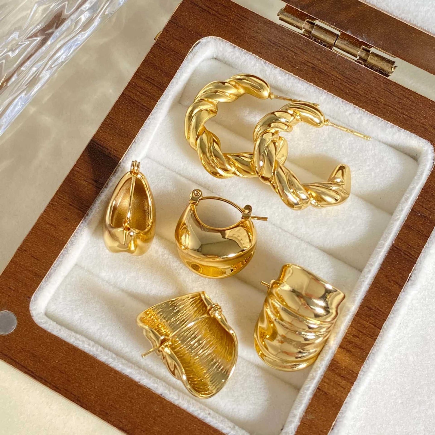 Affordable Luxury Fashion Exquisite Gold Geometric Niche Bag Earrings