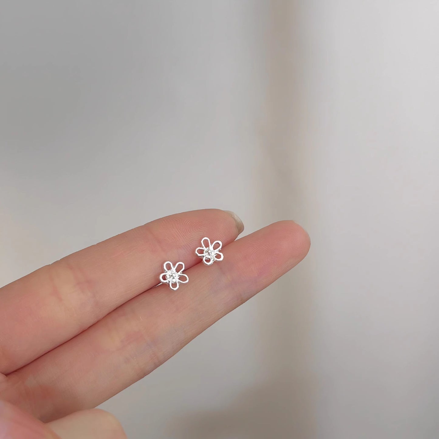 Women's Bone Niche Clips Light Luxury Elegant Stud Earrings
