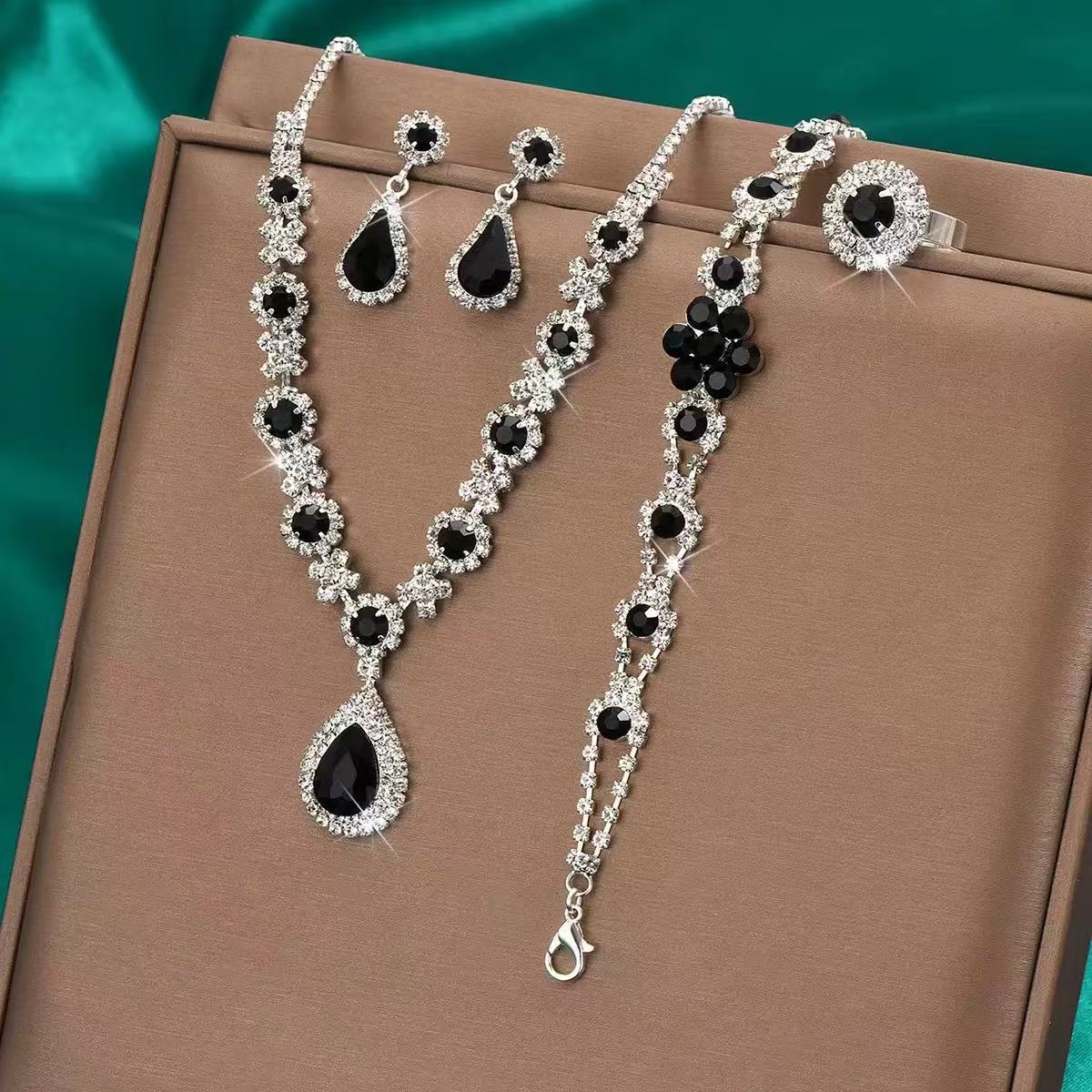 Fashion Simple Rhinestone Two-piece Bridal Wedding Jewelry Set