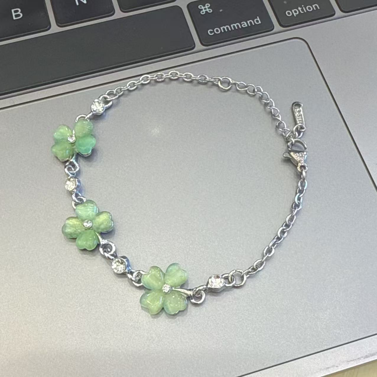 Summer Mori Style Fresh Clover Female Light Luxury Minority Design Bracelets