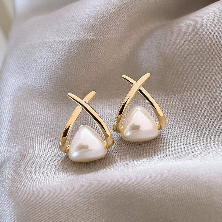 Women's Retro Affordable Luxury Gold High-grade Pearl Earrings