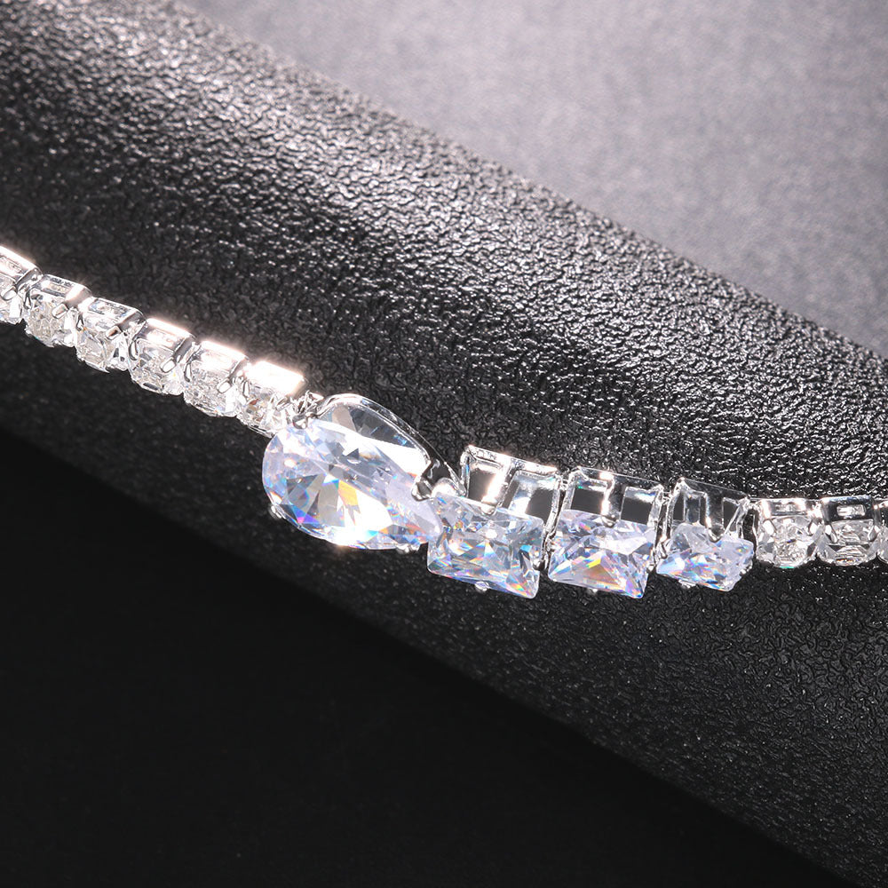 Women's Rhinestone Light Luxury Simplicity Water Drop Collar
