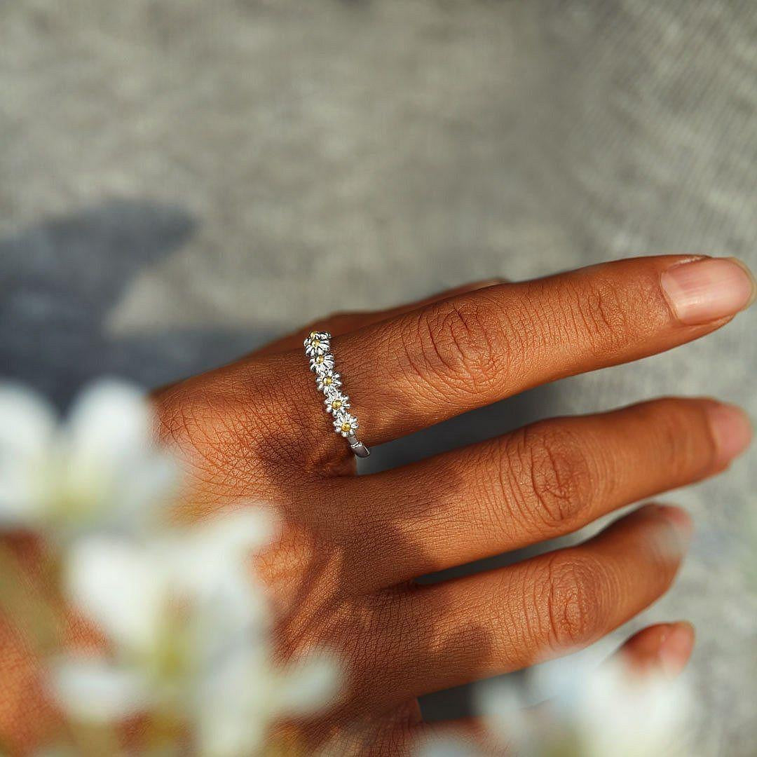 Little Daisy Flower Open Temperament Wild Live Niche Mori Style Ring