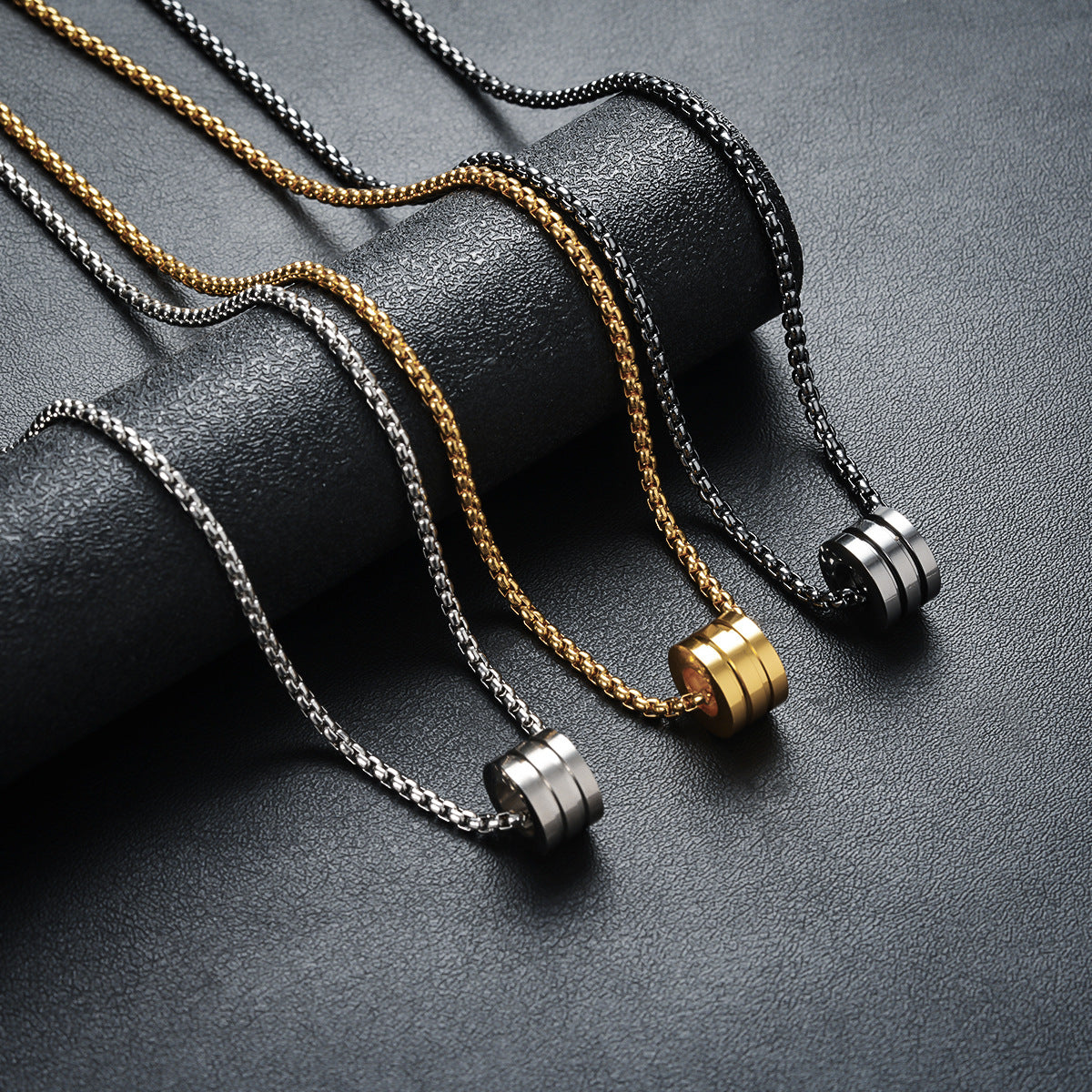 Women's & Men's Small Waist Simple Glossy Casual Style Clavicle Chain Necklaces