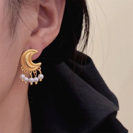 Entry Lux Sense Moon Tassel Artificial Pearl Earrings