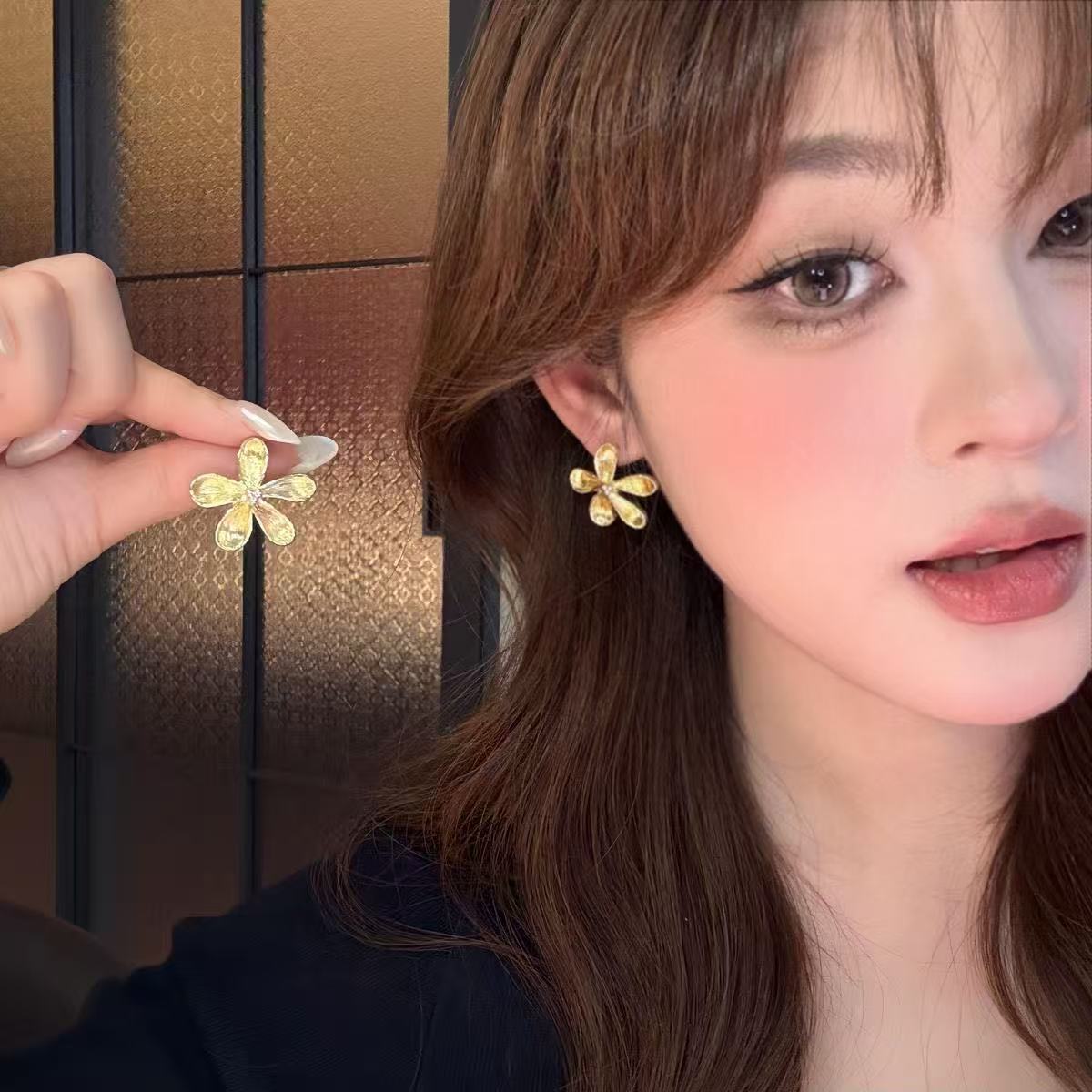 Women's Super Fairy Dopamine Color Mesh Flower Tassel For Unique Beautiful Earrings