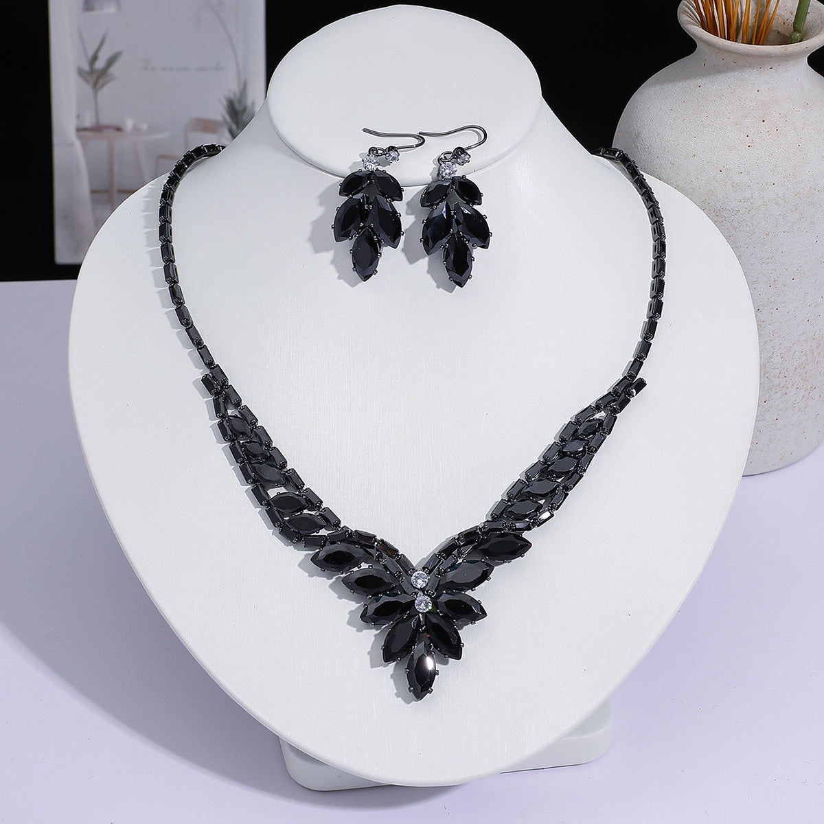 Full Diamond Drop-shaped Temperament The Dinner Party Jewelry Set