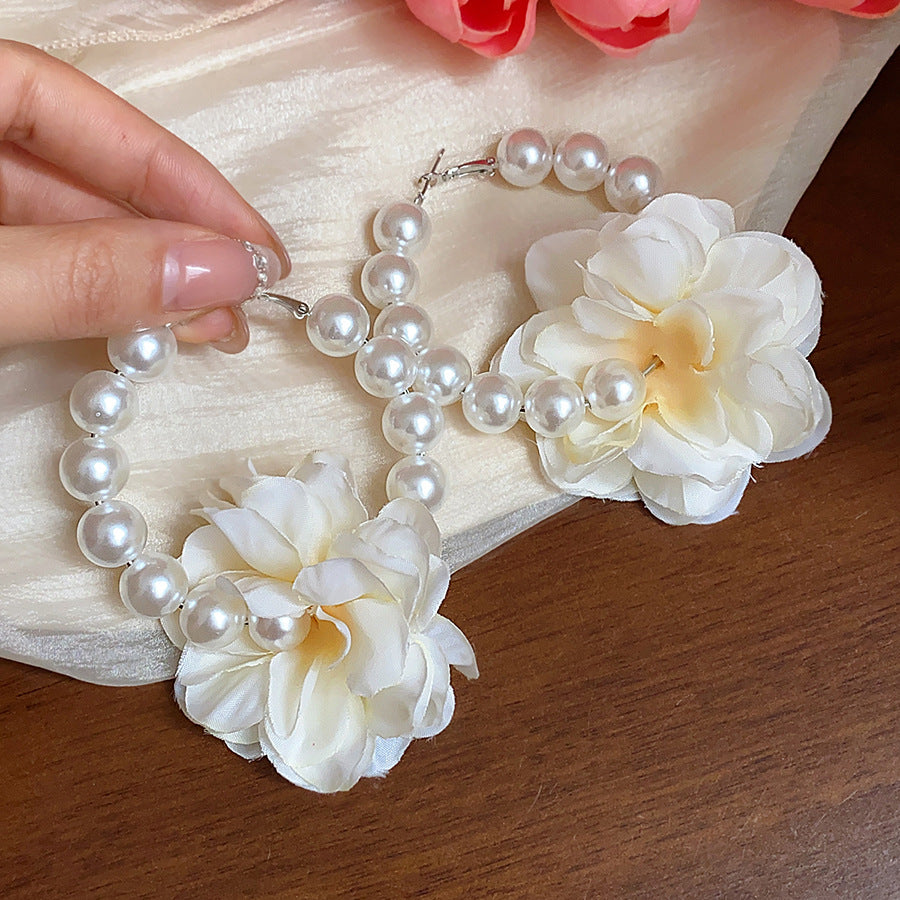 Women's Needle Fabric Flower Round Pearl Elegant Earrings