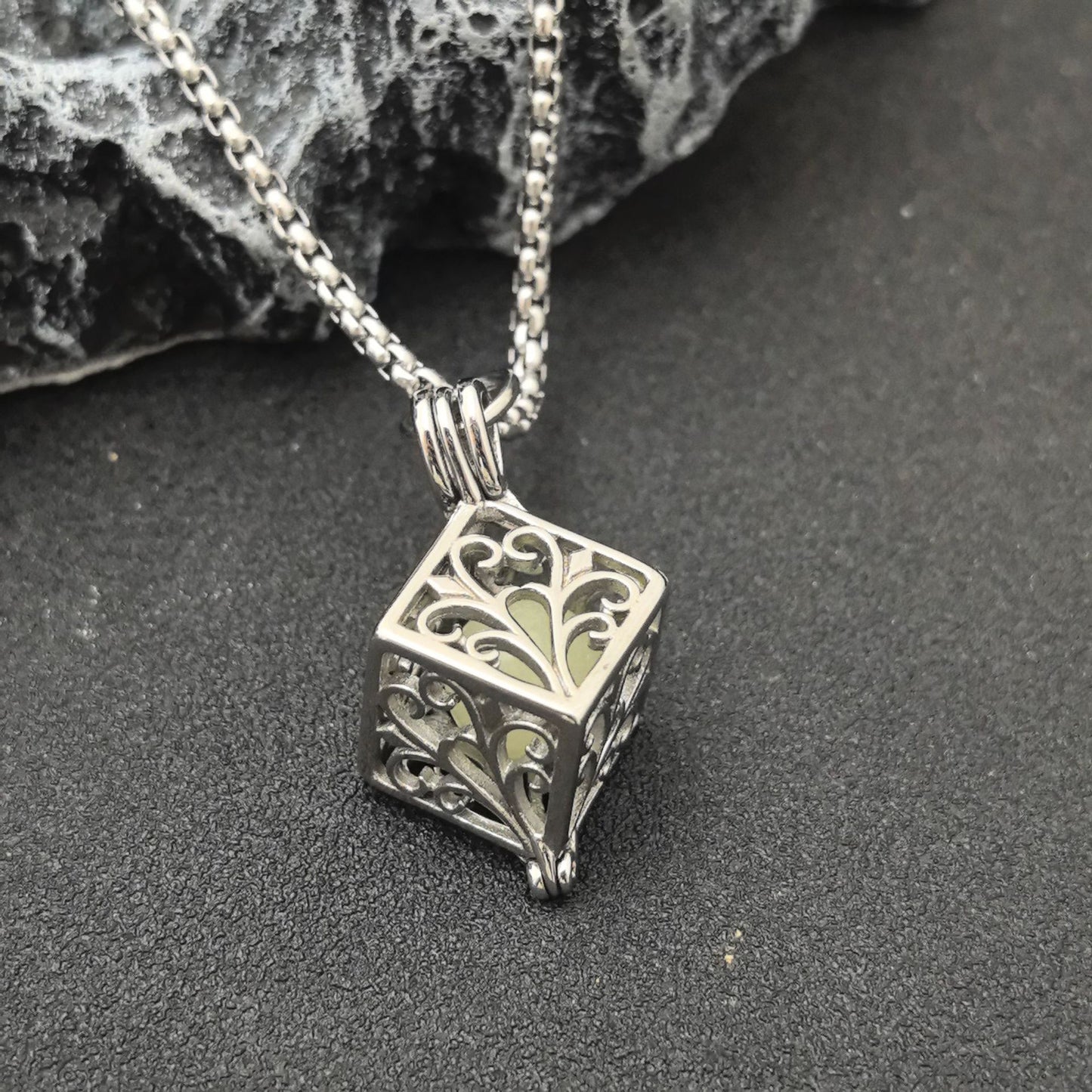 Lucky Tree Male Female Personality Luminous Hollow Geometric Square Trendy Necklace