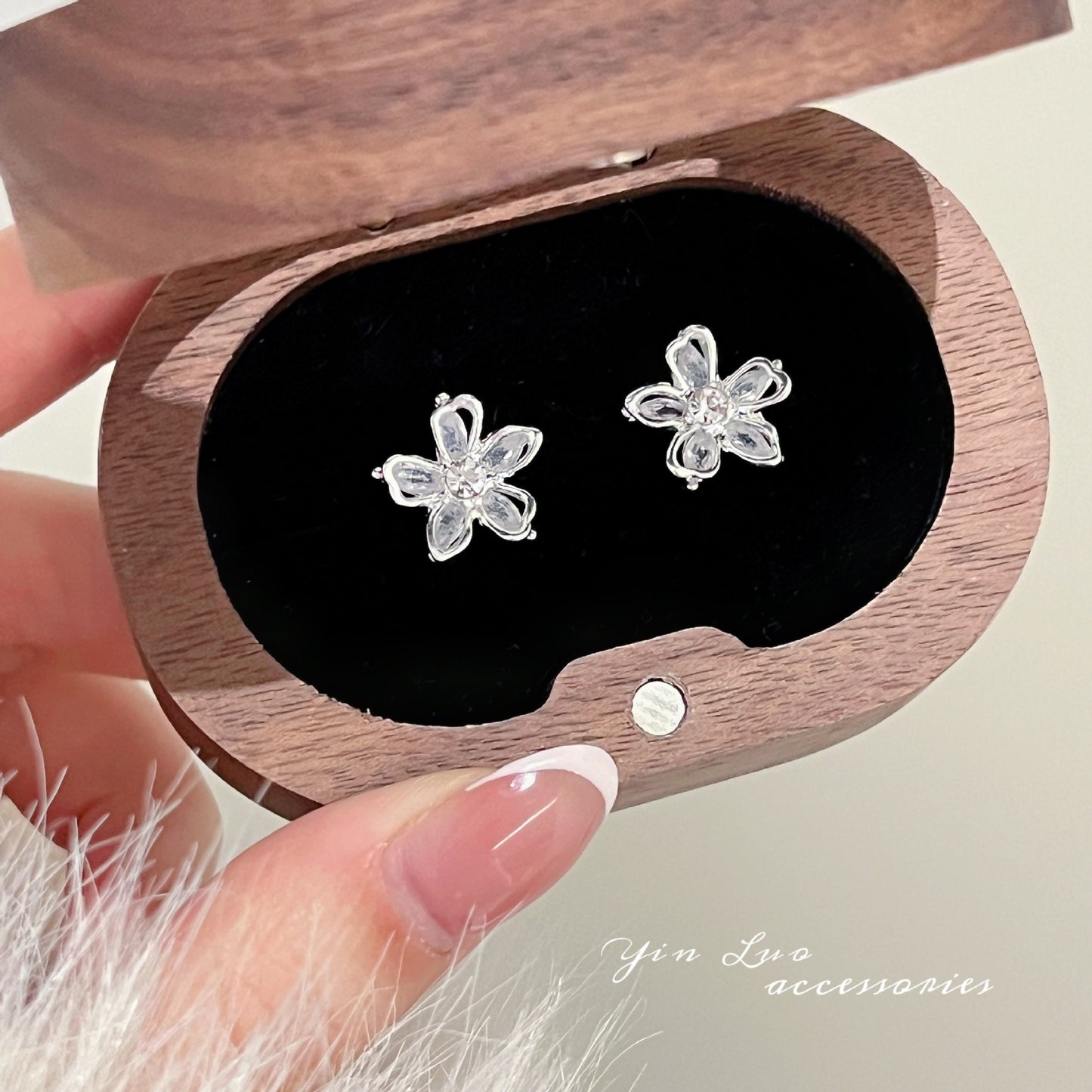 Sparking Zirconium Flower High Sense Dignified Generous Style Female Earrings
