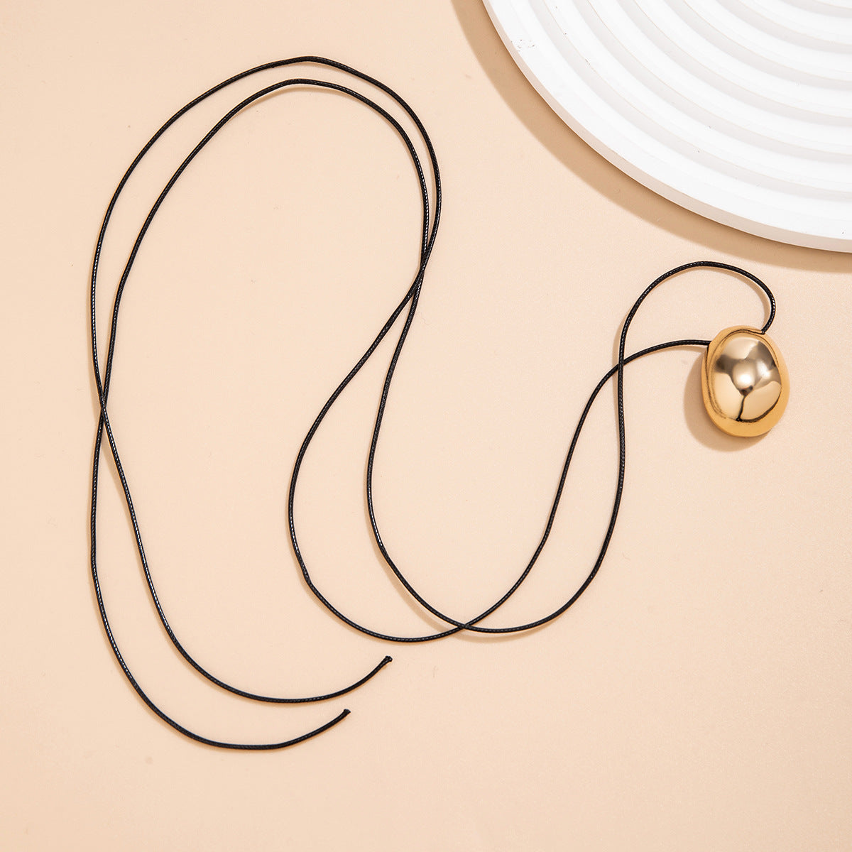 Women's Geometry Egg Noodles Pull Wax Line Collar