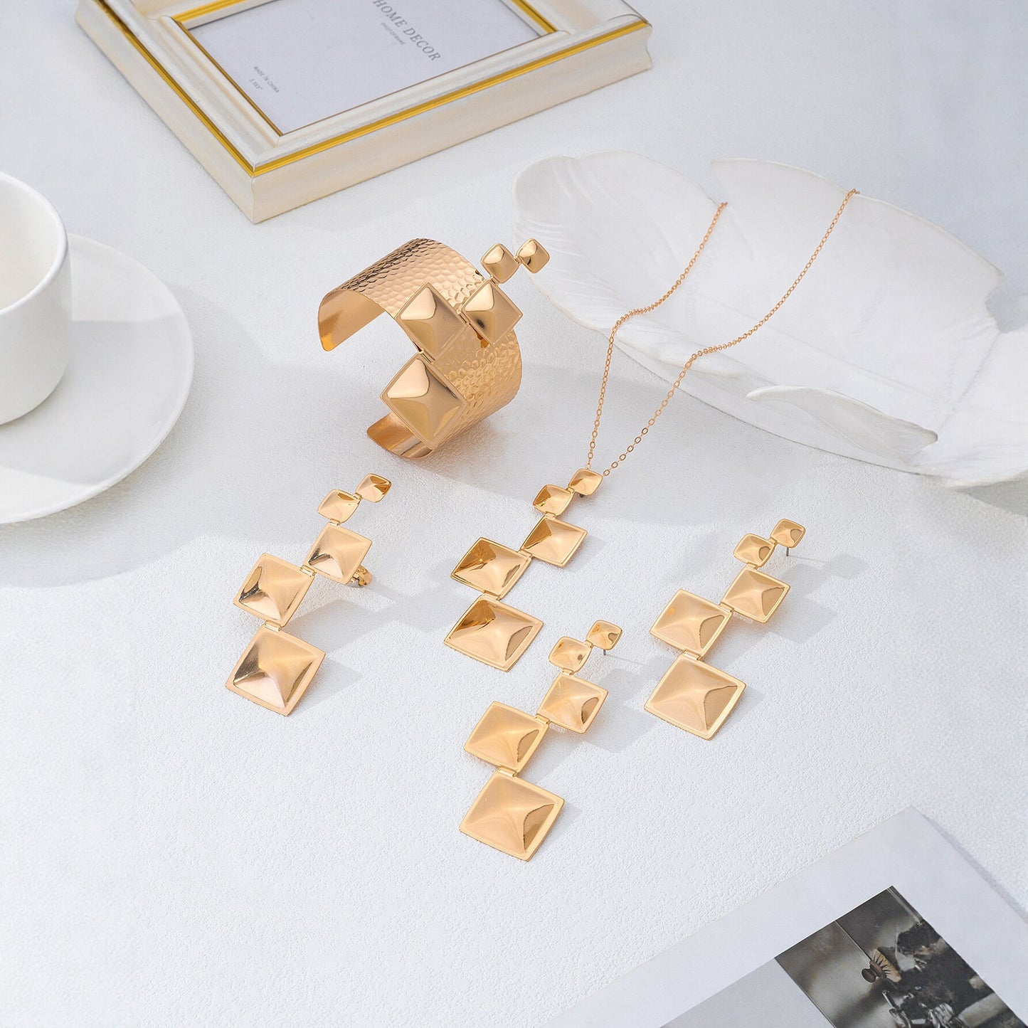 Geometric Stitching Gold Exaggerated Affordable Luxury Jewelry Set