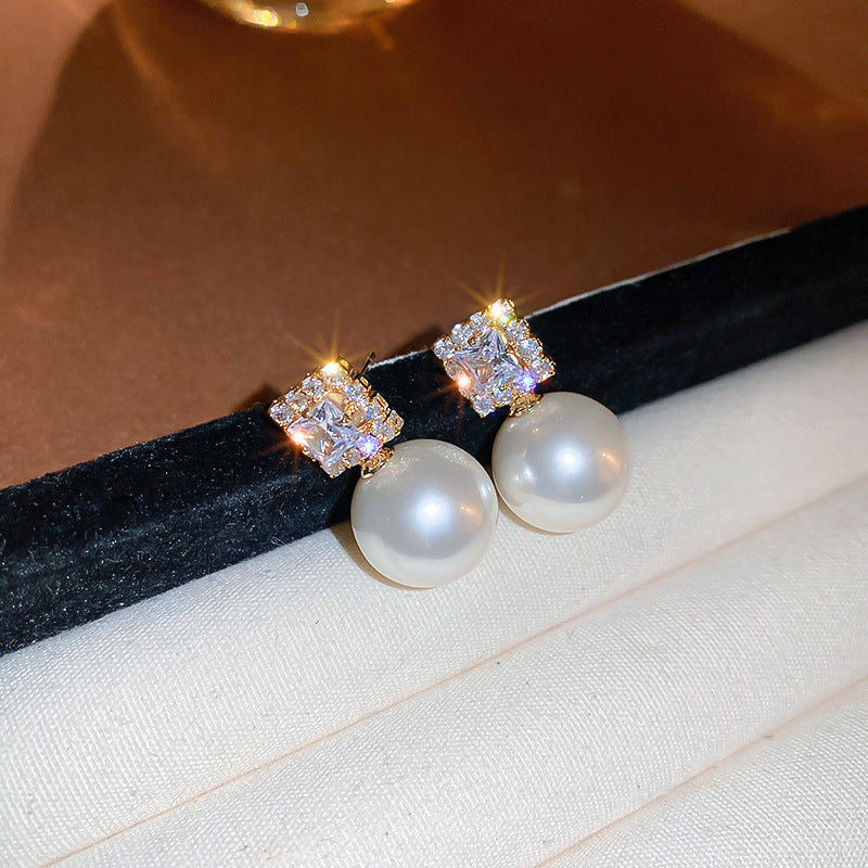 Fashion High-grade Zircon Pearl French Minority Retro Earrings