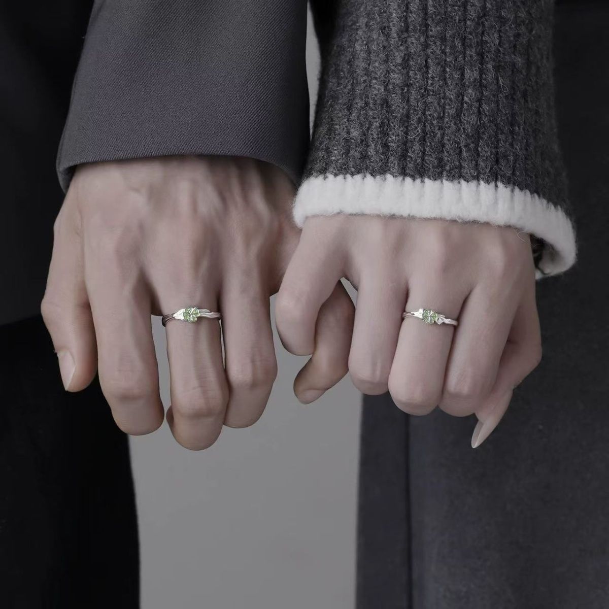Women's & Men's Clover Couple One Pair Design Light Luxury Valentine's Day Gift Ring