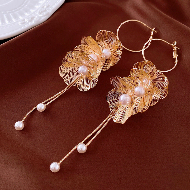 Women's French Retro Pearl Tassel Exaggerated Niche Earrings