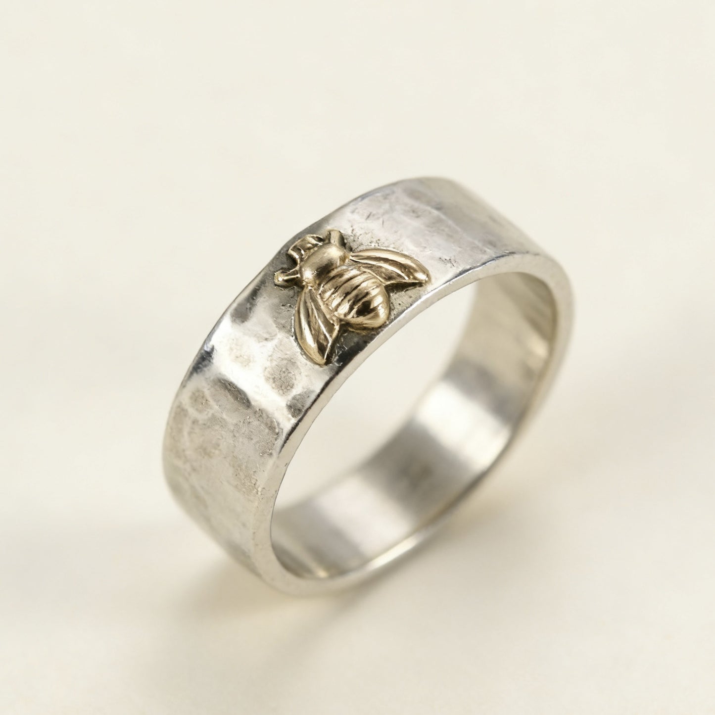 Bee Simple Fashion Two-color Ladies Wear Ring