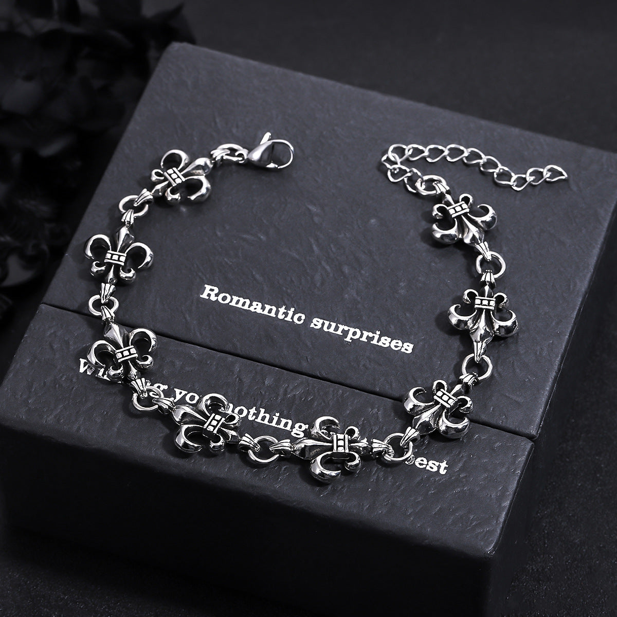 Men's Vintage Cross Fashion Trend Personality High-grade Clavicle Bracelet