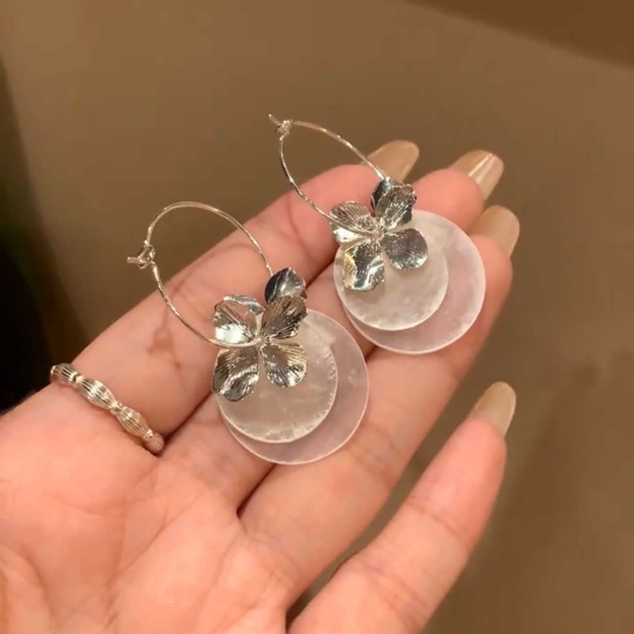 Women's Super Fairy Cold Feeling Shell Flower High Sense Ear Seaside Earrings