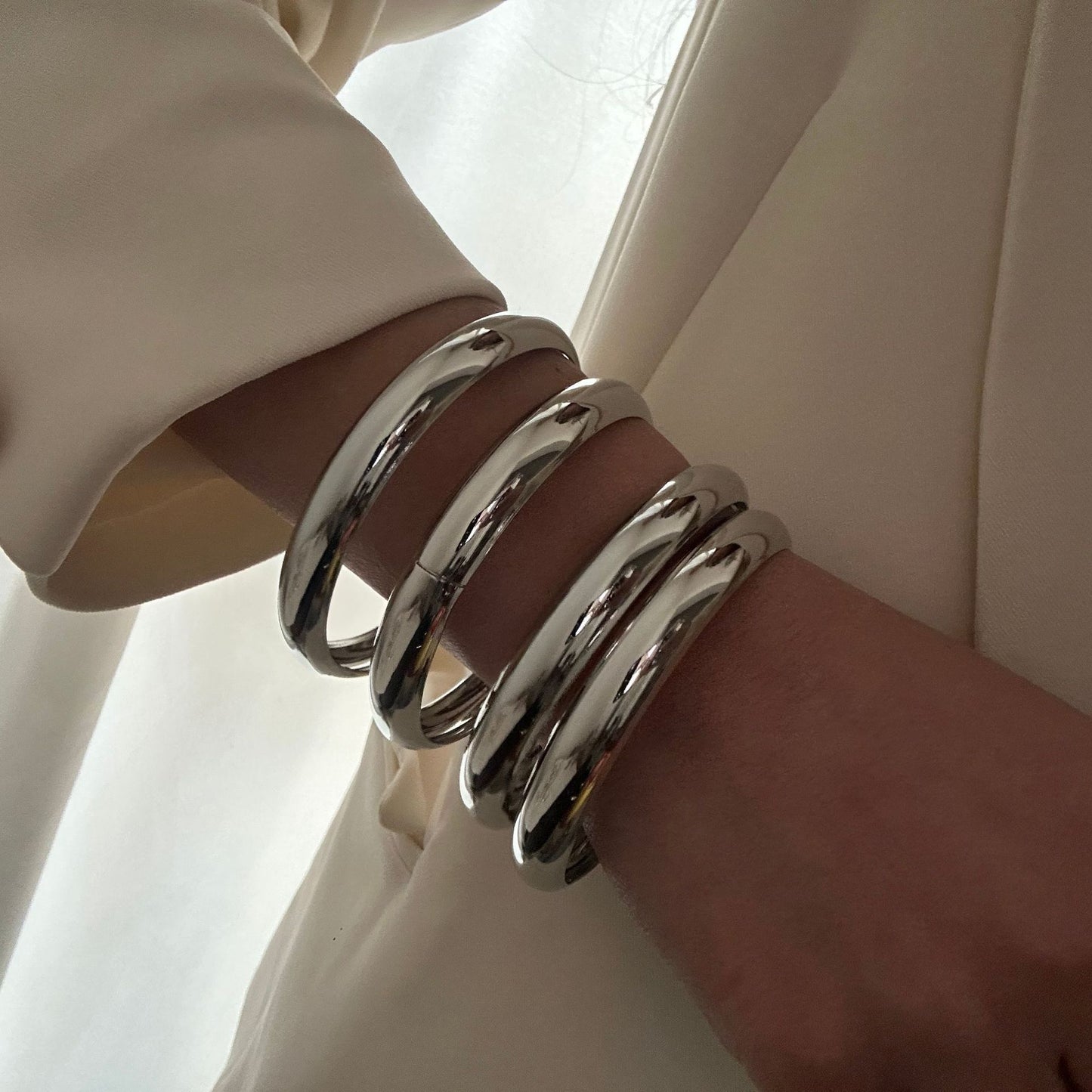 Simple Geometric Metal Sleeve Fashion Curved Bracelets