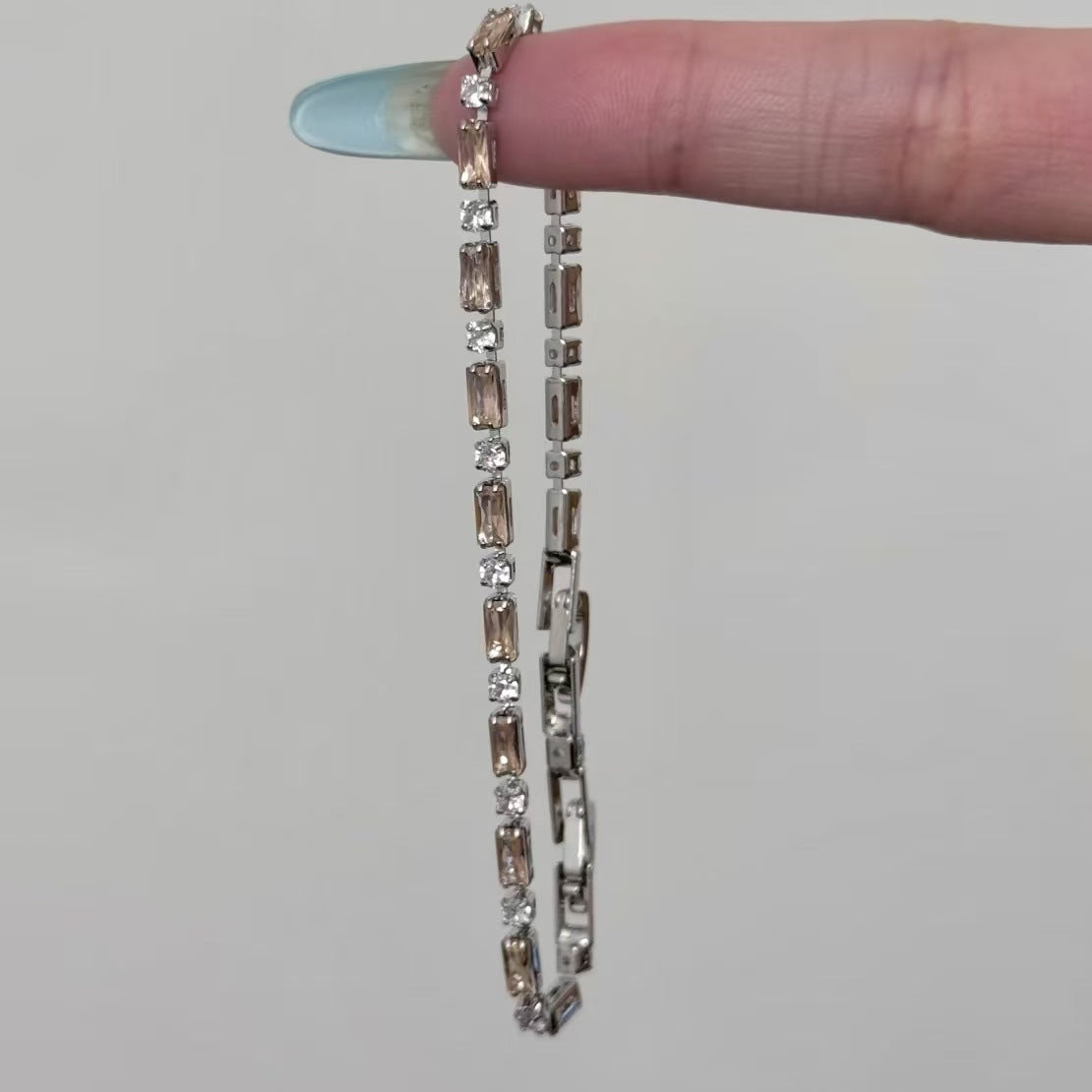 Golden Super Flash Zircon Female Good-looking Party Light Luxury Minority Bracelets