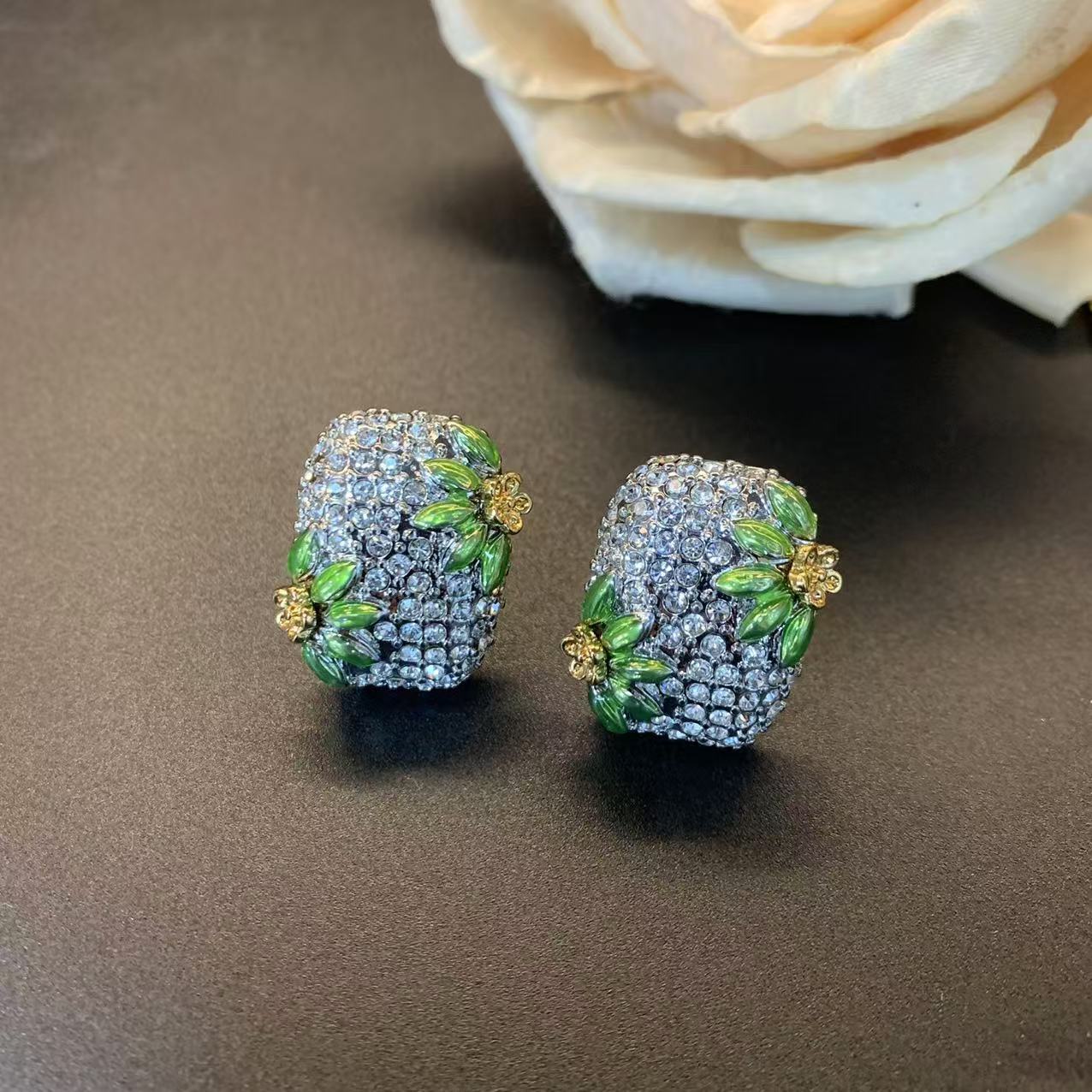 Fashion Temperament Ear Collection Artistic Retro Jewelry Set