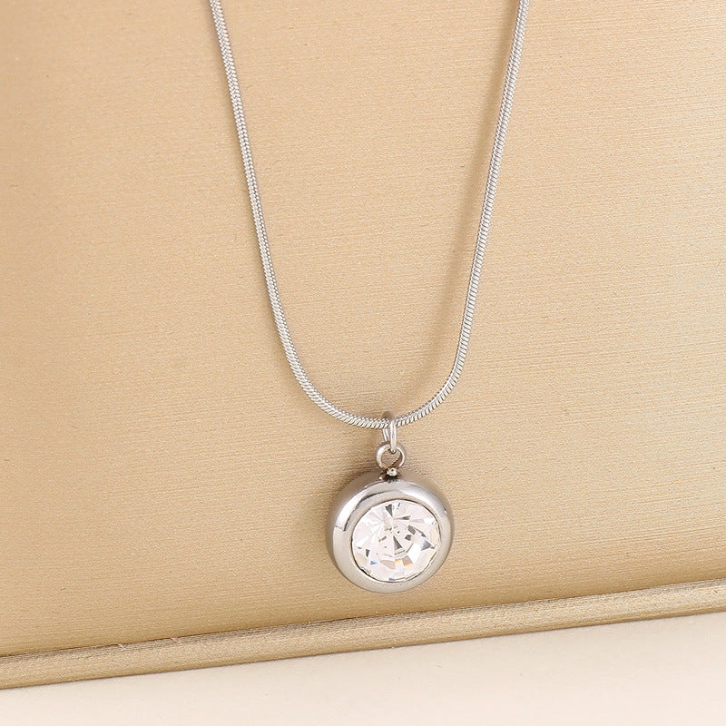 Simple Graceful Rhinestone Inlaid Round Titanium Steel Clavicle Pendants