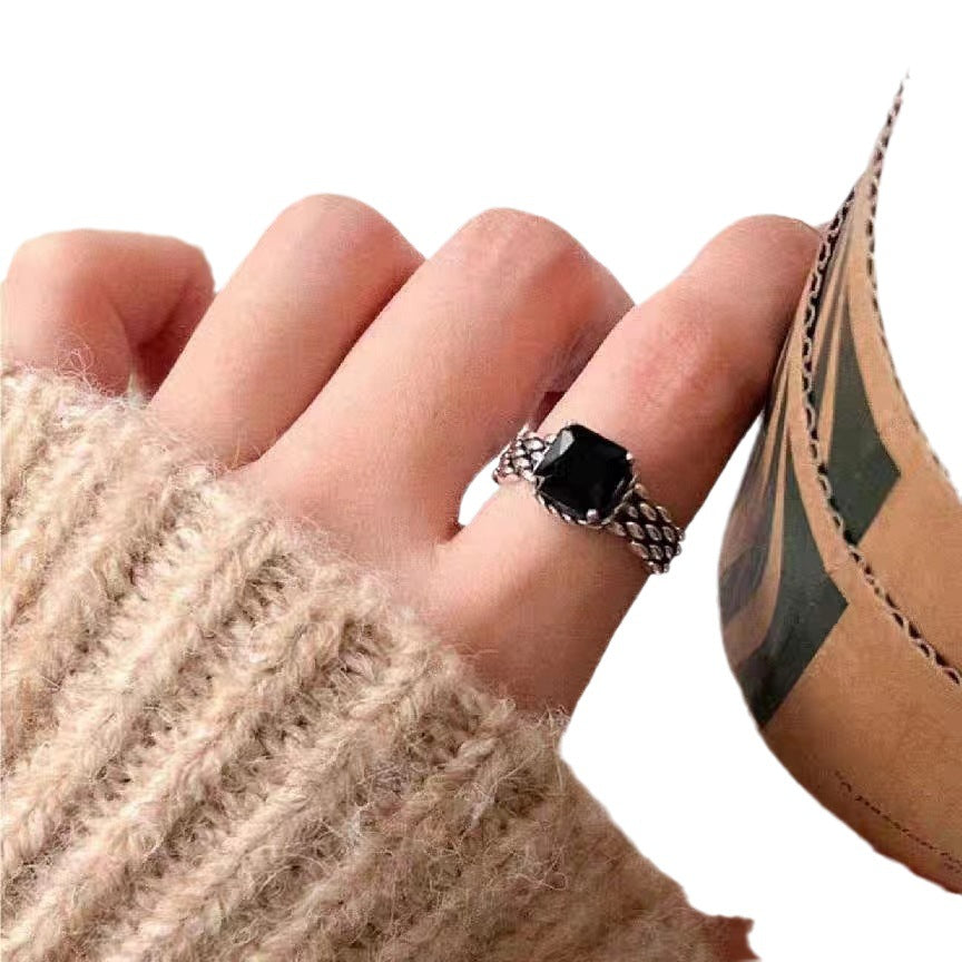 Women's Opening Design Minimalist Vintage Black Diamond Fashion Rings