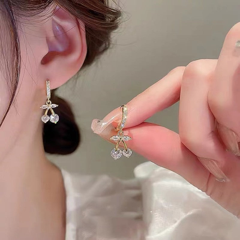 Cherry Ear Clip Design High-grade Sweet Beautiful Earrings