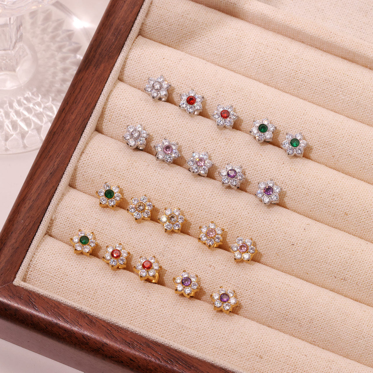 Inlaid Full-jeweled Female Design Senior Elegant Stud Earrings