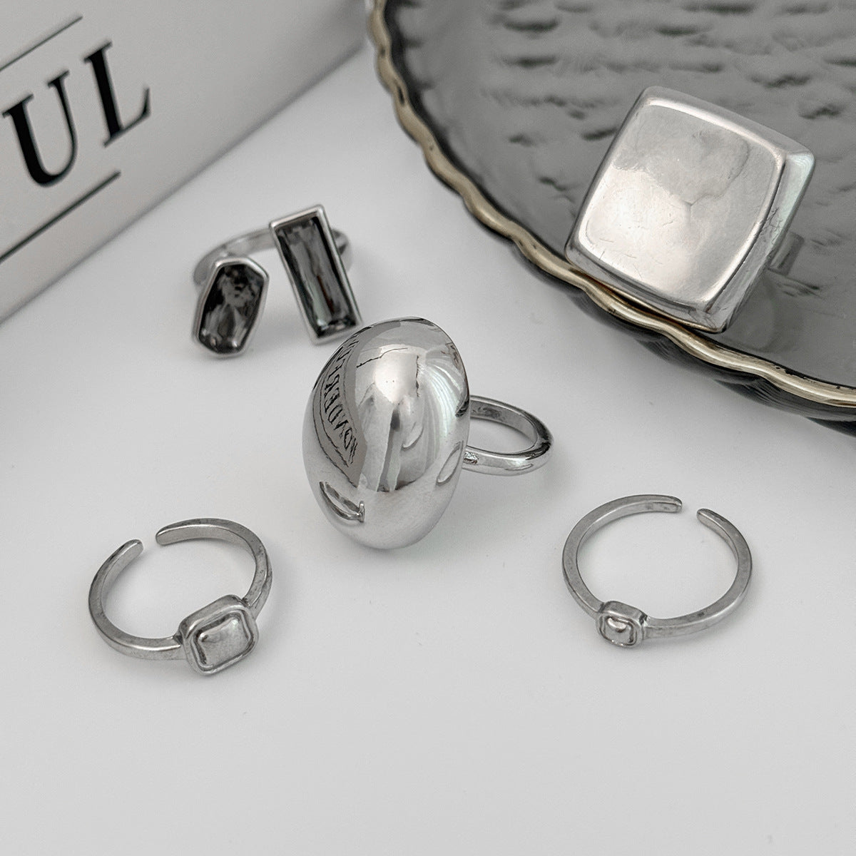 Luxury Style Niche Acrylic Black Diamond Rings