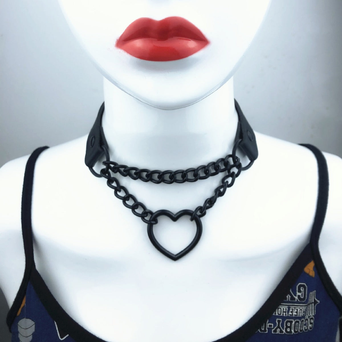 Heart Shaped Black Chain Neckband Fashion Collar