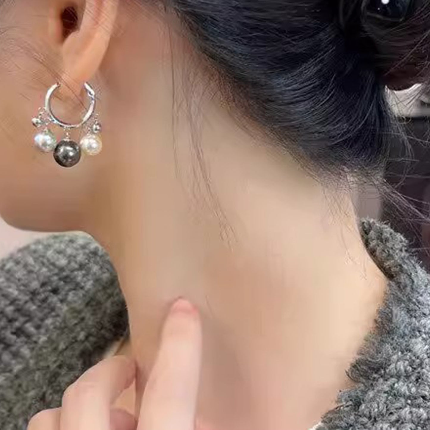 Women's Fashion Gradient Pearl Small Ear Eardrops Sier Stud Earrings