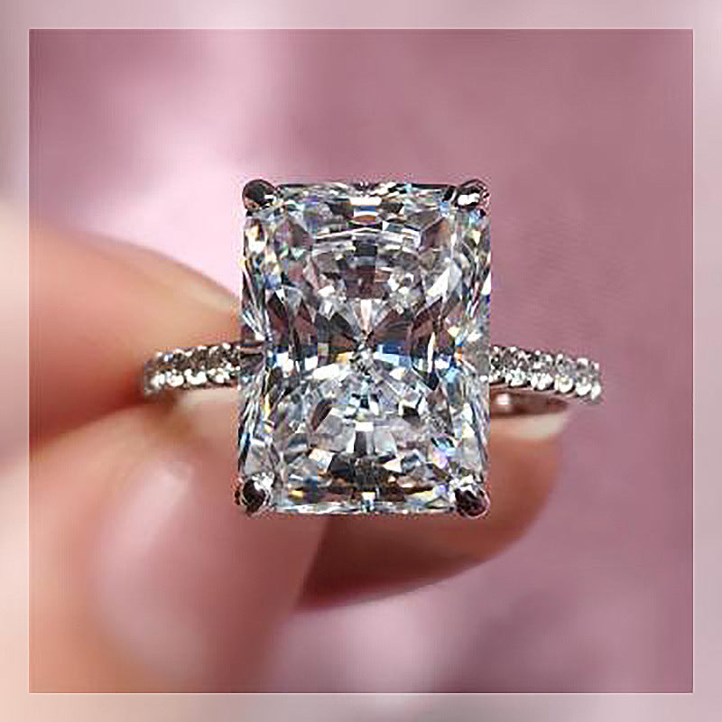 Classic Women's Zircon Shipment Plum Blossom Ring