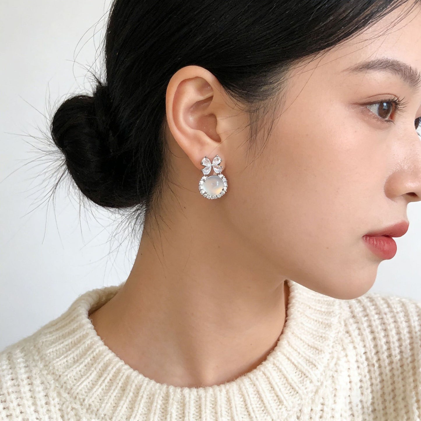 Women's Needle Exquisite Fashion Four-leaf Flower For Chinese Style Niche Design Earrings