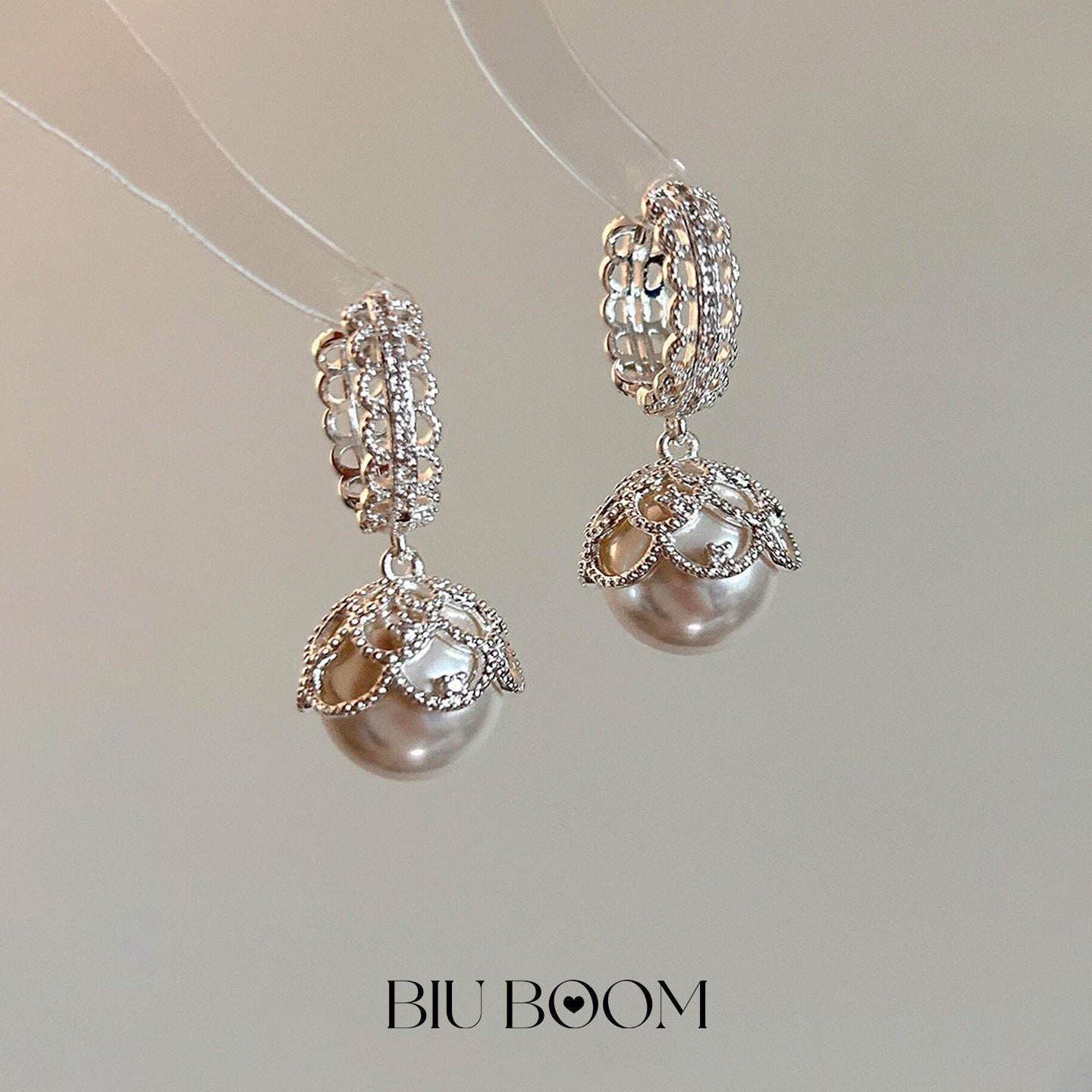 Women's Lace Pearl Ear Clip Elegant High Sense Affordable Earrings