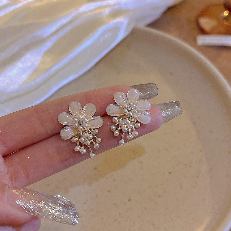 Super Light Luxury Butterfly Pearl Design Rings