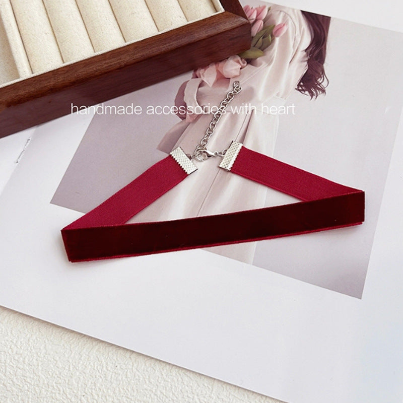 Burgundy Veet Collar Retro Simple Female Clavicle Chain Necklace