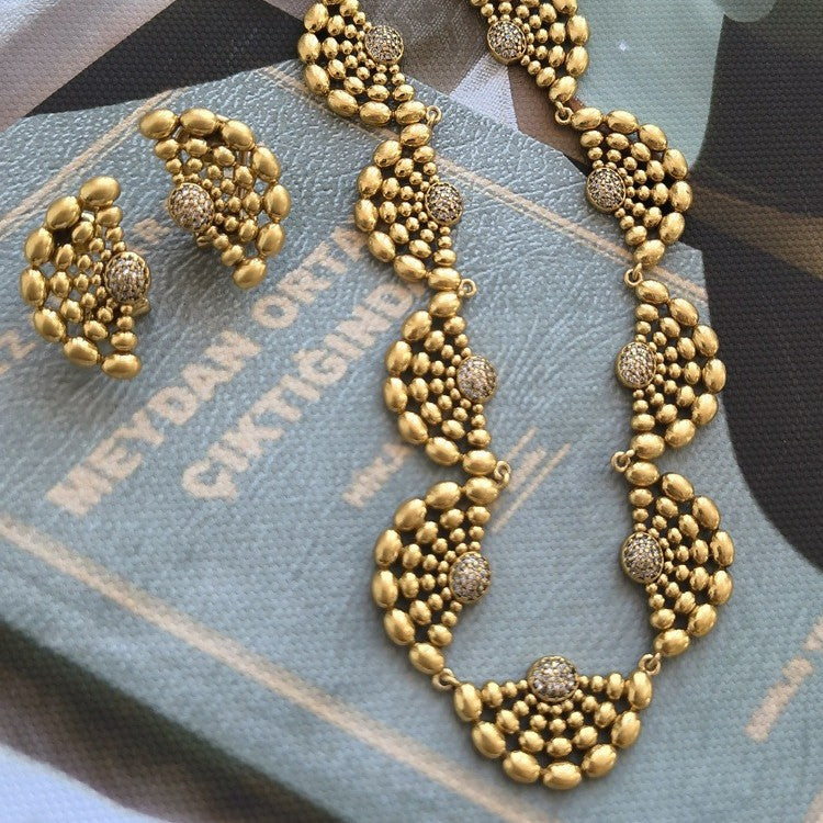 Hollow Round Niche Design Sweater Chain Light Luxury High Necklaces