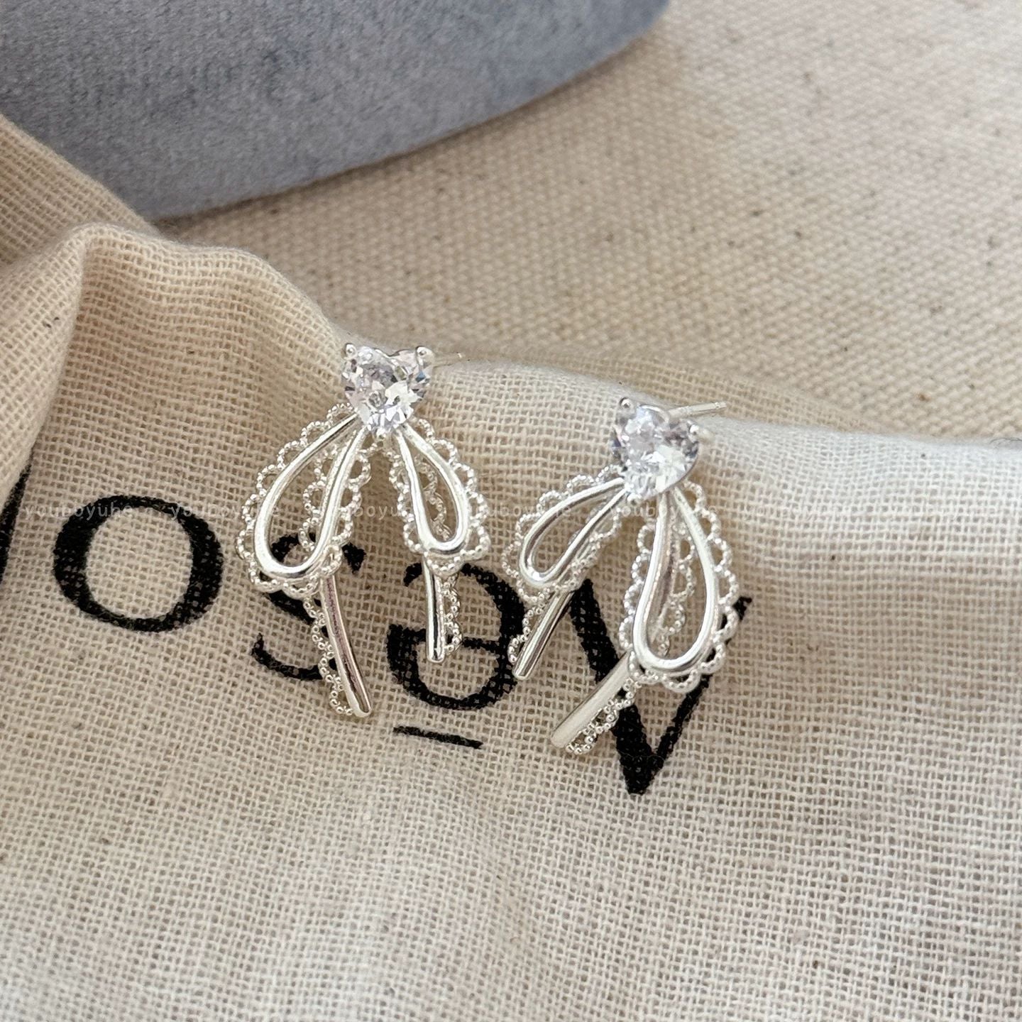 Women's Bow Pearl Light Luxury High-grade Niche Delicate Earrings