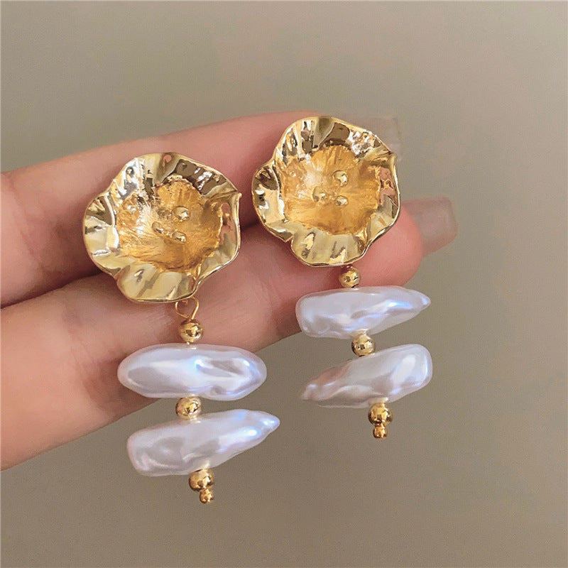 Fashion High-grade Zircon Pearl Niche Retro Earrings