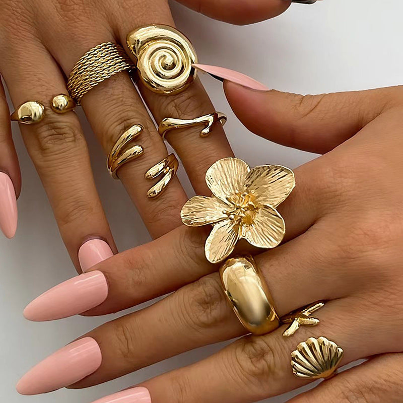 Women's Design Golden Light Luxury High-grade Vintage Flower Ring